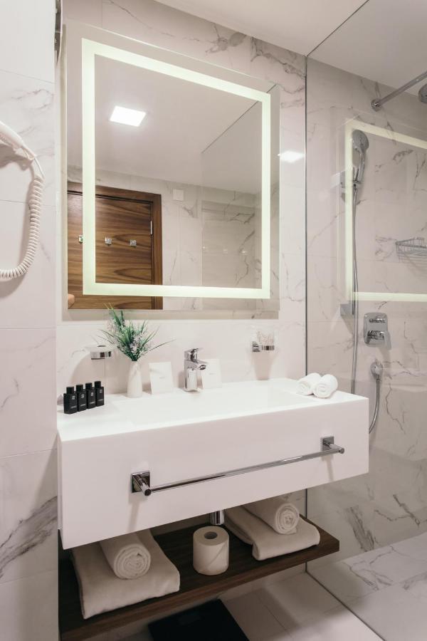 Central Point Hotel Beograd Экстерьер фото